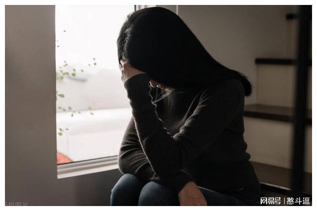 女高生性私刑在線直播，涉黃問題的警示與反思，社會應深思網(wǎng)絡亂象背后的根源