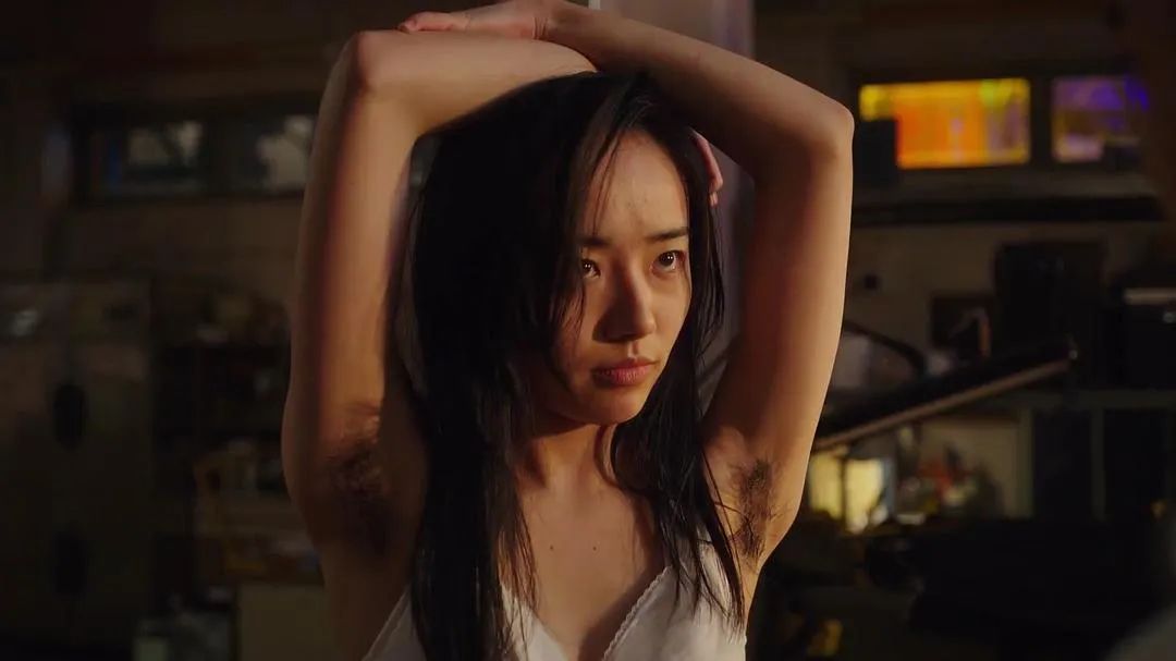 涉黃問(wèn)題的警示與反思，成人影像在線觀看的負(fù)面影響探究
