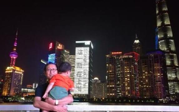 上海浦東區(qū)父女情深，親情、責(zé)任與成長(zhǎng)的正面力量