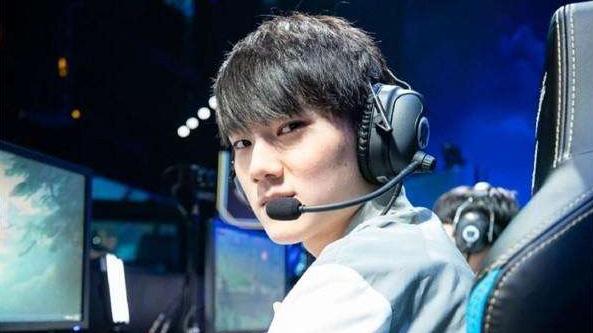 LOL S7賽場動態(tài)大揭秘，最新消息、英雄更新與玩家期待