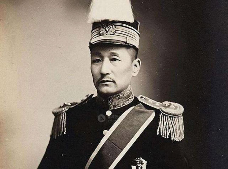 軍官的小妻子，深情與榮耀的交融最新章節(jié)速遞