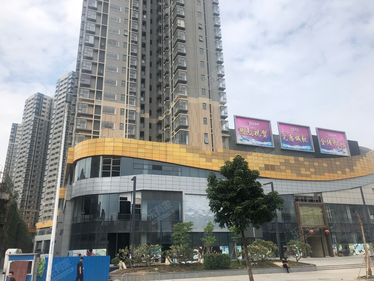翔龍?zhí)斓貜V場，城市新地標(biāo)崛起與未來發(fā)展動態(tài)