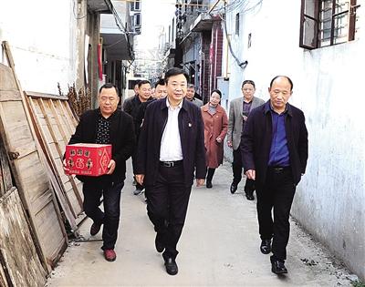 俏皮小妞