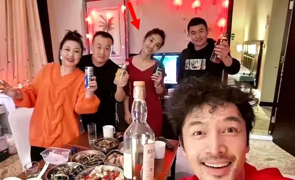 胡歌家庭溫馨日常，最新家人照片曝光
